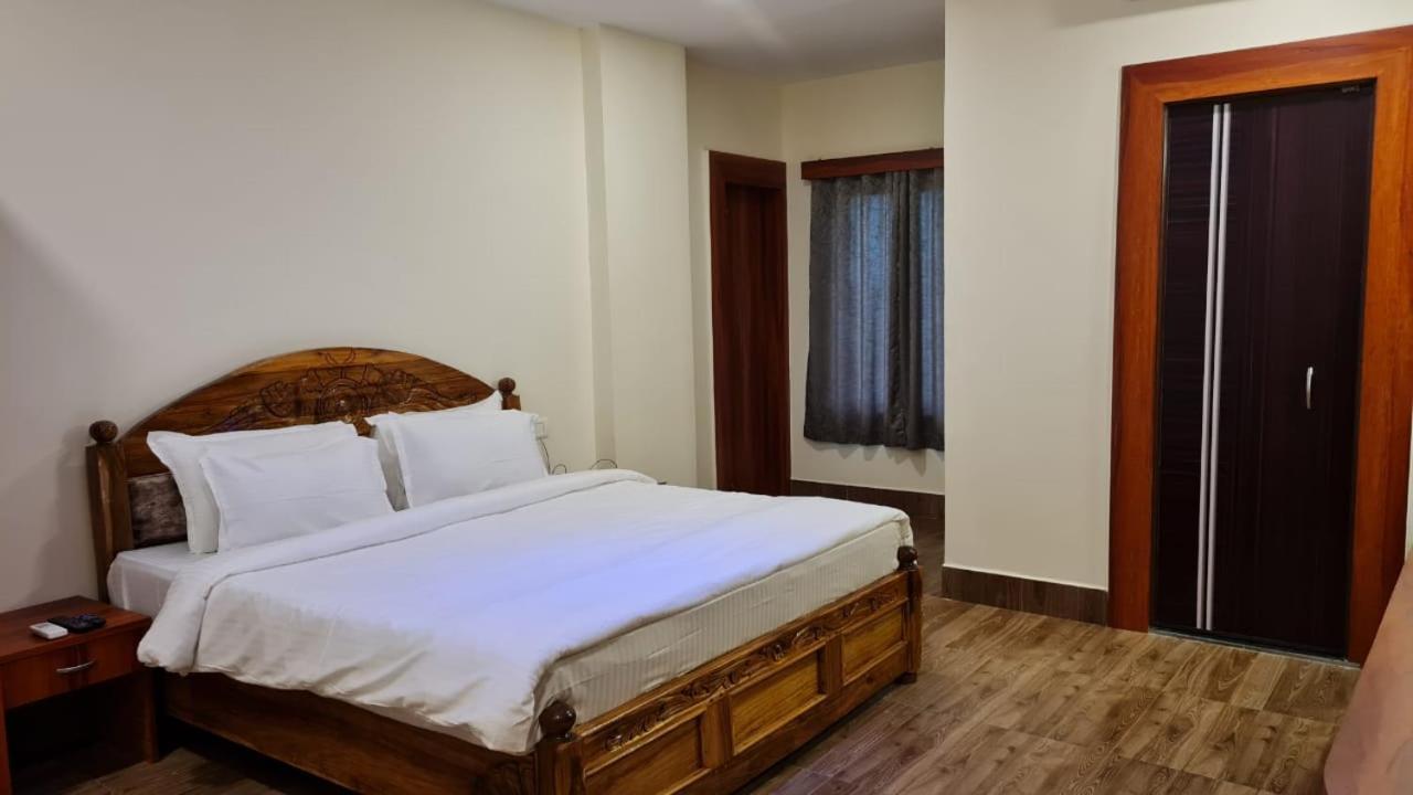 Om Leisure Hotel - Bbsr Bhubaneswar Exterior foto