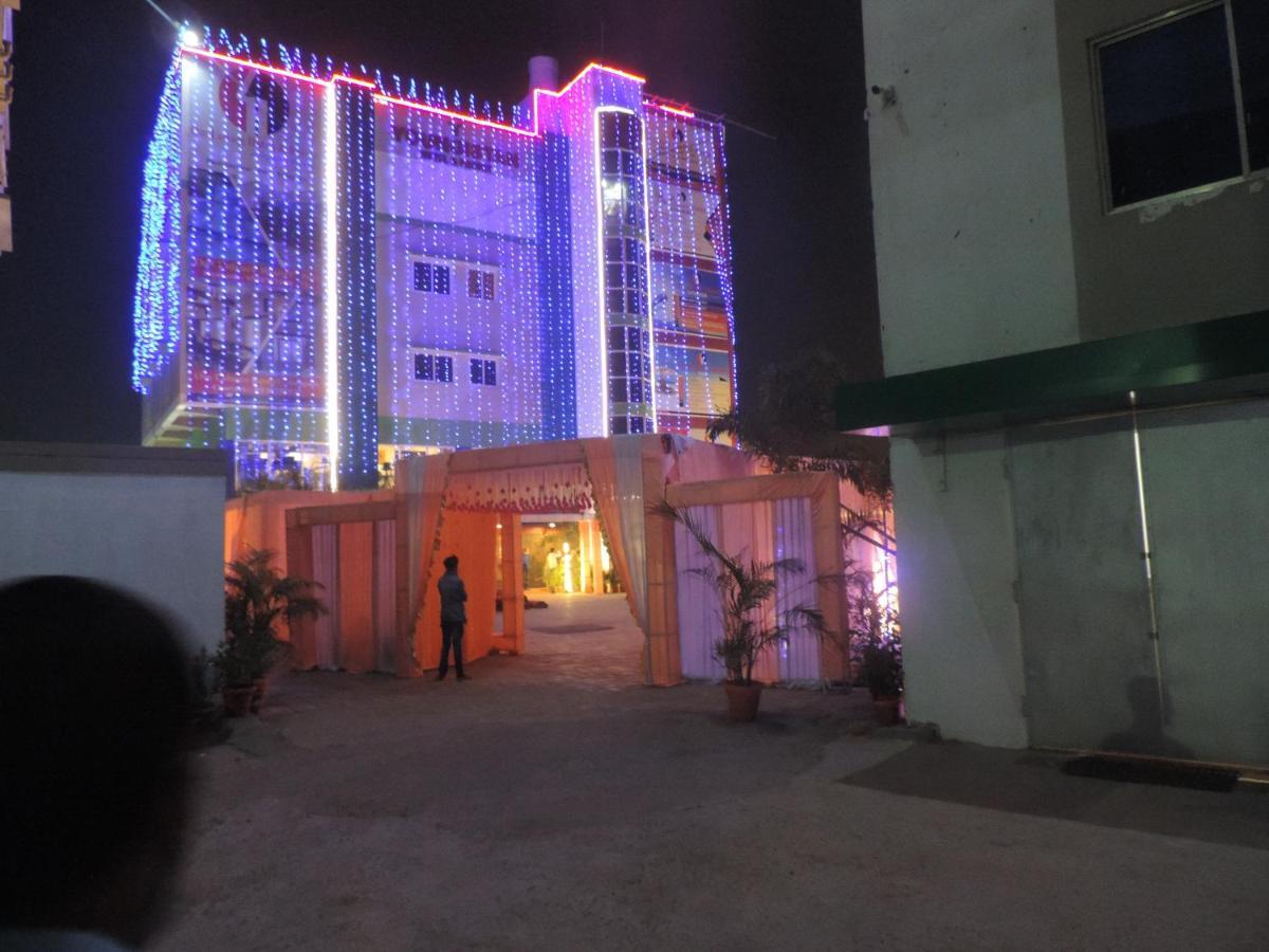 Om Leisure Hotel - Bbsr Bhubaneswar Exterior foto